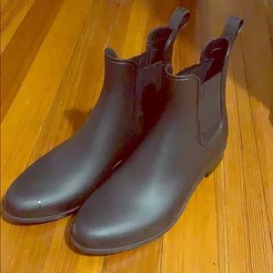 Black rain booties